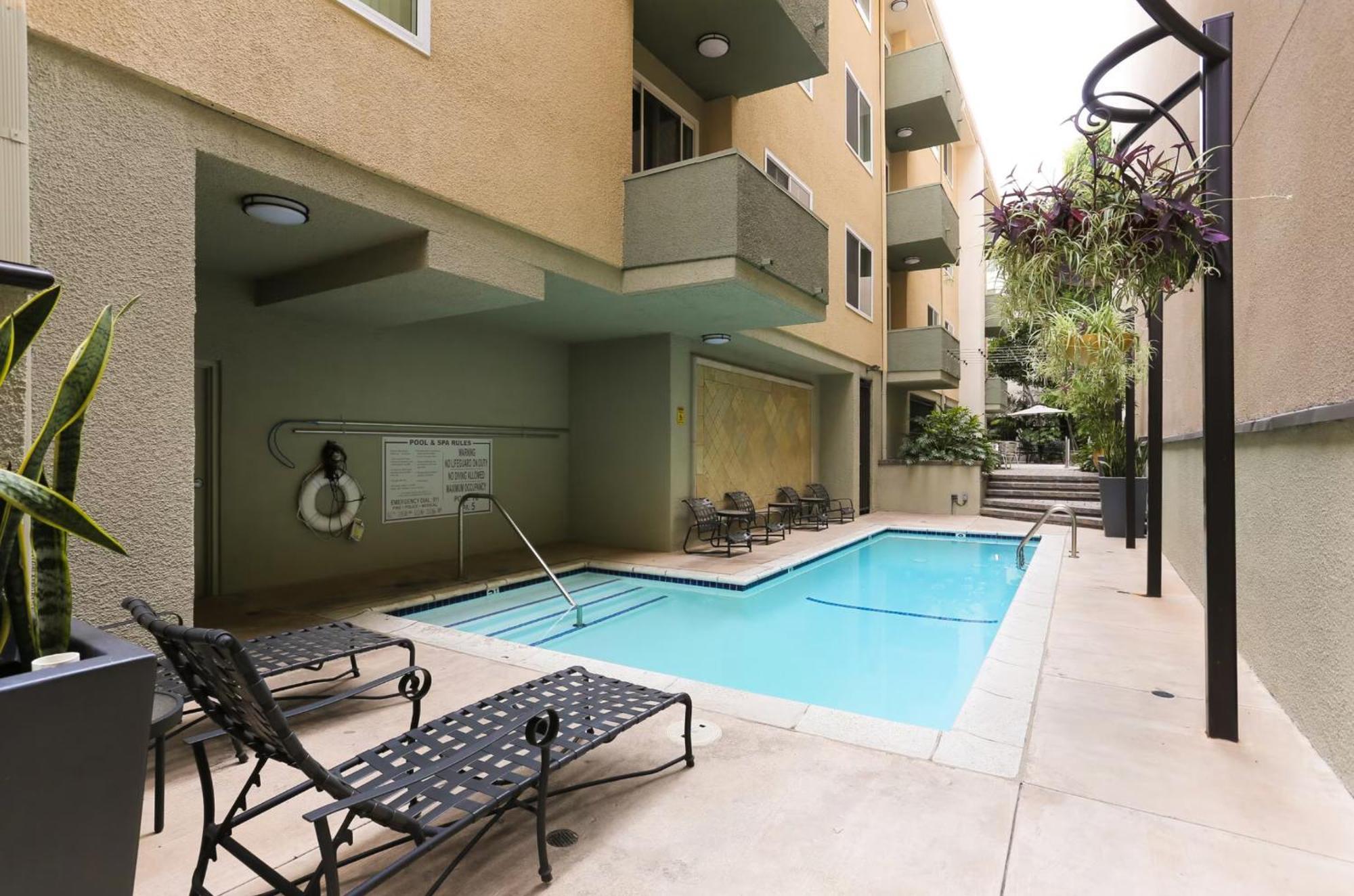 Beverly Hills Gem 1 Bedroom Apt With Parking 218 Лос Анджелис Екстериор снимка